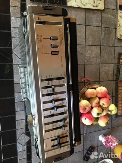 Кассетная магнитола Victor 828