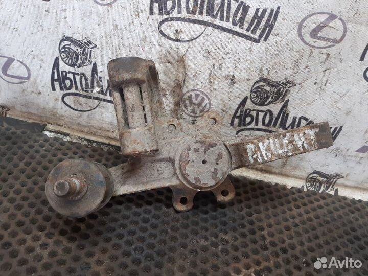 Кулак (цапфа) задний левый Hyundai Accent 2009