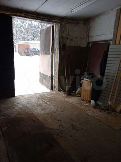 Гараж, > 30 м²