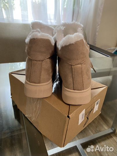 Кроссовки новые