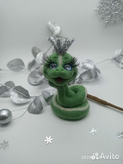 Новогодние валянные игрушки