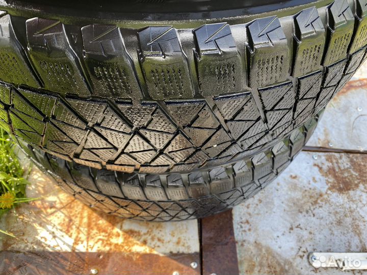 Bridgestone Blizzak DM-V2 235/55 R18