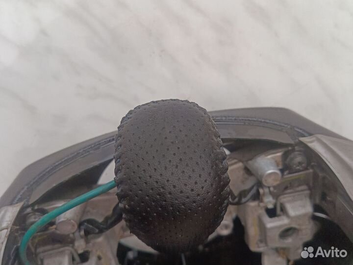 Руль и рукоятка АКПП - Тойота Авенсис