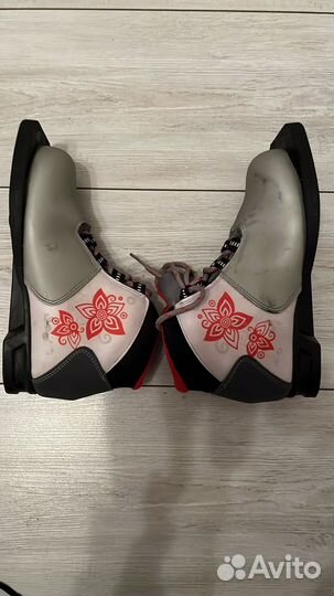 Лыжные ботинки