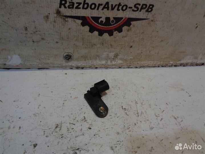 Датчик включения стопсигнала Skoda Octavia (A5 1Z