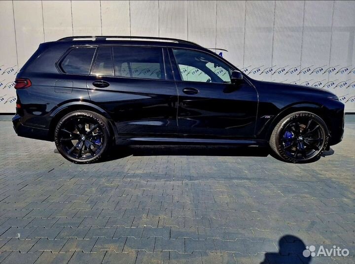 BMW X7 4.4 AT, 2023, 18 000 км