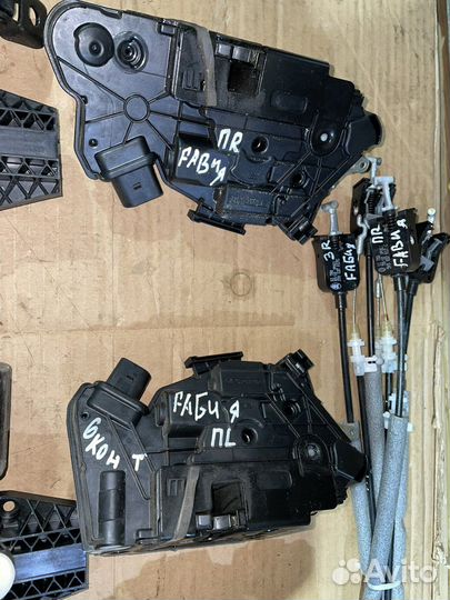 Замок ручка ограничитель тросик Skoda Fabia 2