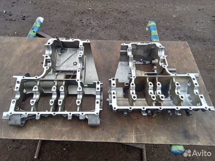 Картер двигателя Kawasaki ZZR400 1 поколения