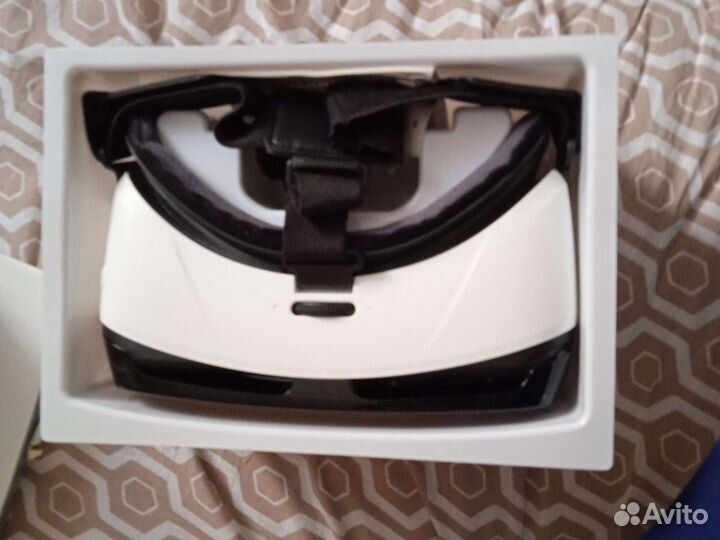 Очки виртуальной реальности Samsung Gear VR