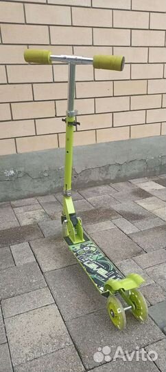 Самокат детский трехколесный