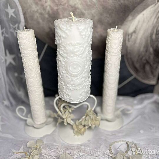 Белые свадебные свечи с узорами