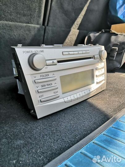Штатная магнитола Camry 40