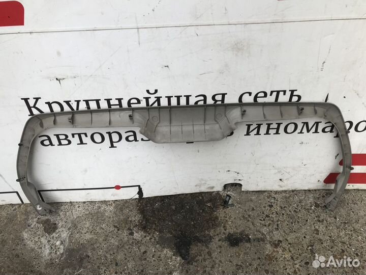 Обшивка двери багажника Nissan Pathfinder