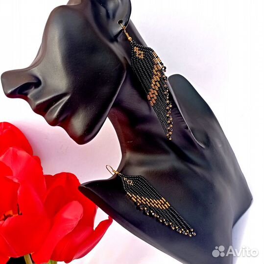 Длинные серьги из бисера Черные крылья с золотом