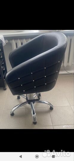 Парикмахерское кресло бу