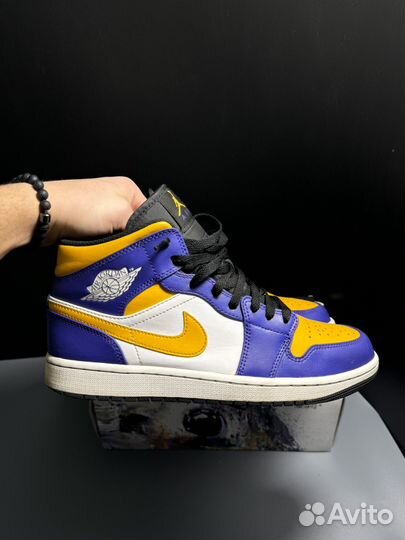 Air Jordan 1 Mid Lakers (42.5eur) (оригинал)