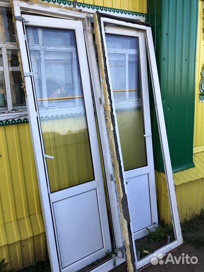 Двери пластиковые со стеклом бу