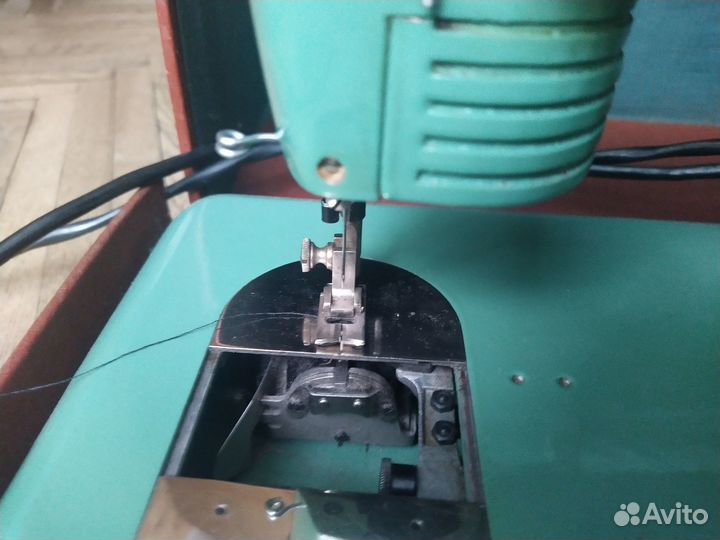 Швейная машина 