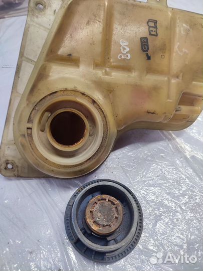 Расширительный бачок Volkswagen Passat B5