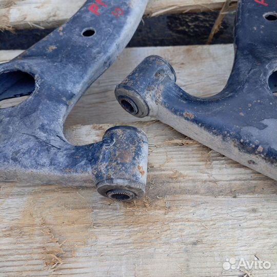 Рычаги передние Тойота Приус 10