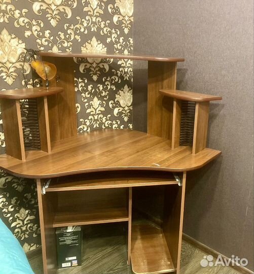 Компьютерный стол