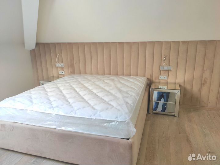 Мягкие стеновые панели и кровать