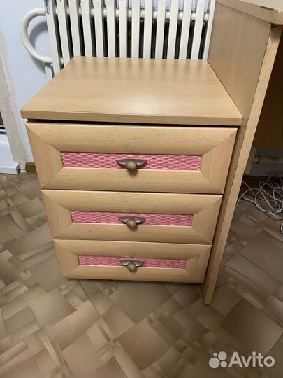 Детская стенка со столом