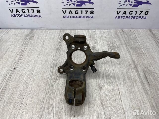 Кулак поворотный передний левый Skoda Superb cdva