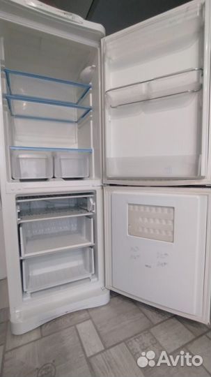 Холодильник бу индезит