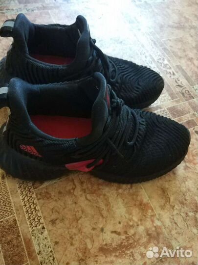 Кроссовки adidas