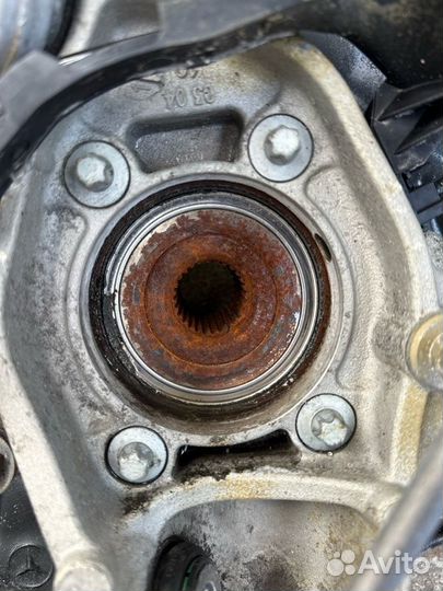 Ступица задняя левая Mercedes-Benz S-Class W221