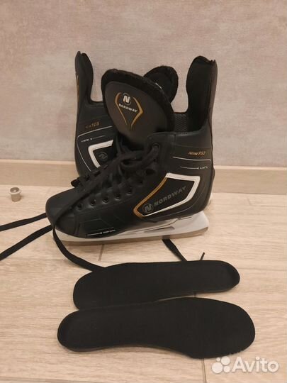 Хоккейные мужские коньки. Размер 43