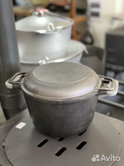 Кастрюля чугунная с крышкой сковородкой