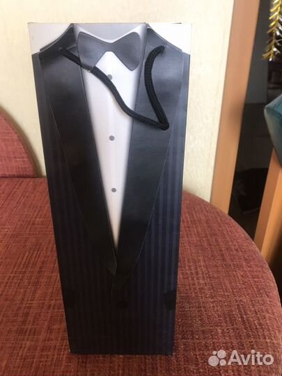 Подарочные пакеты и коробки