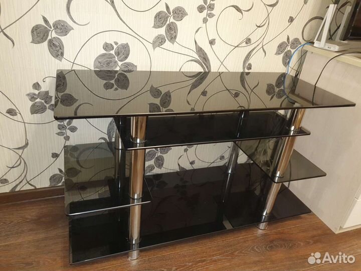 Стеклянная тумба под тв