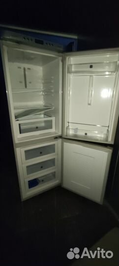 Холодильник Samsung