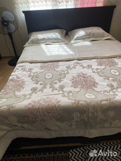 Покрывало на кровать новое
