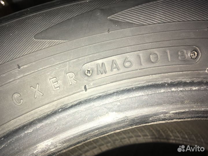 Toyo Tranpath MPZ 215/60 R17 96H