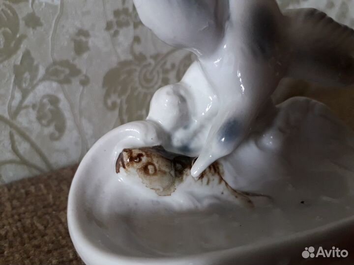 Статуэтка-пепельница Чайка с рыбой