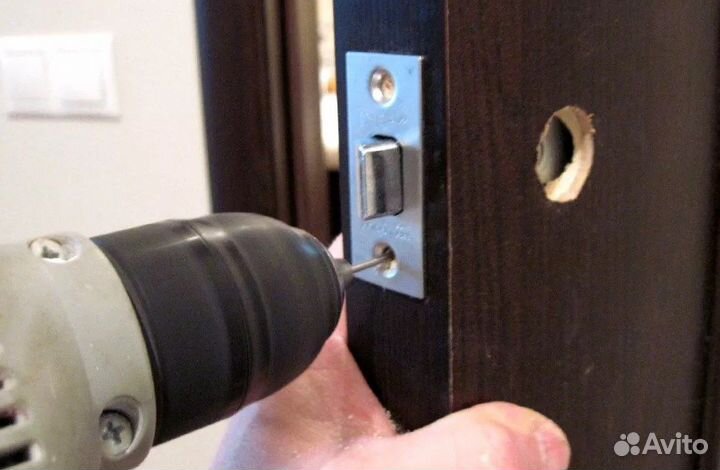 Вскрытие и замена дверных и автомобильных замков