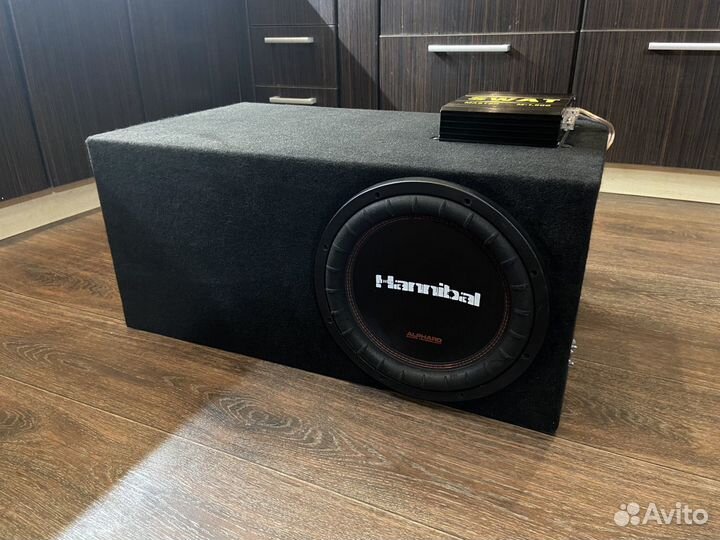 Caбвуфер Hannibal 350W + моноблок Swat 500W