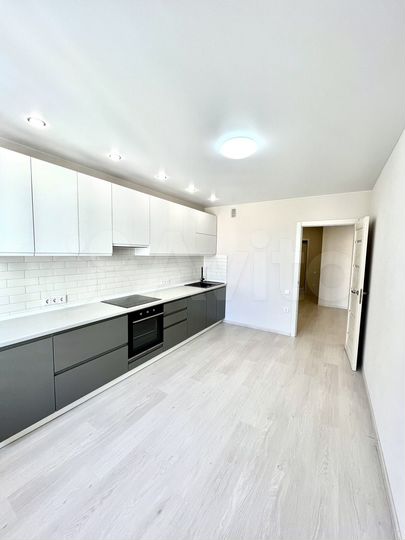 3-к. квартира, 94 м², 14/21 эт.