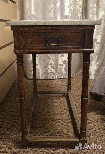 Продаю антикварный столик