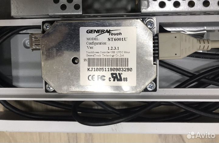 Монитор с сенсорным экраном в платежный терминал