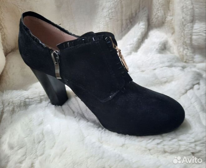 Полуботинки туфли женские на каблуке чёрные 39-40