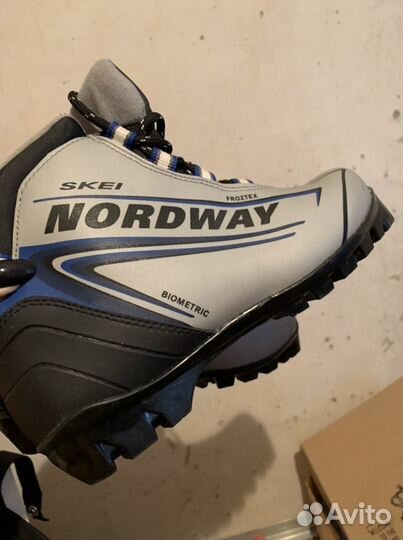 Лыжные ботинки