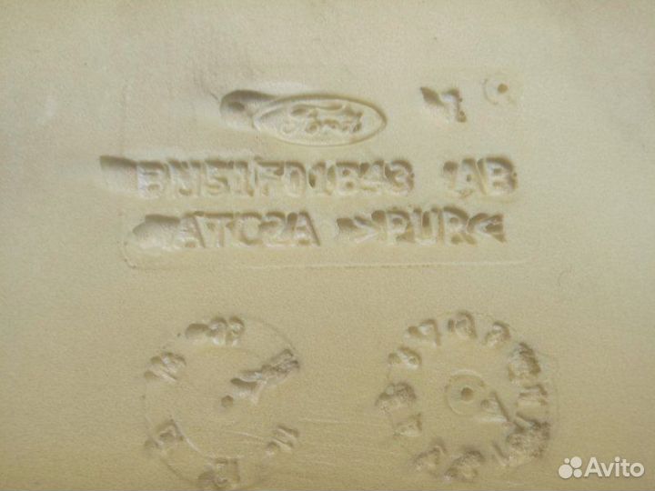 Уплотнитель задний левый Ford Focus 3 седан 1.6