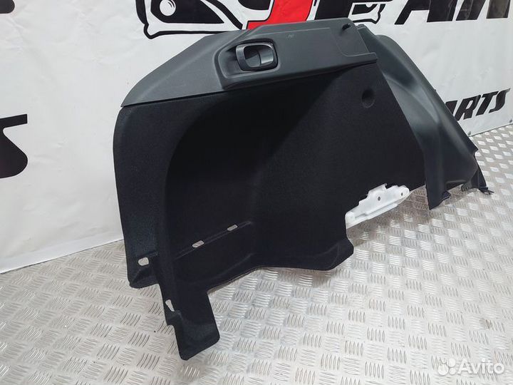 Обшивка багажника Mitsubishi Lancer