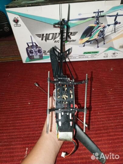 Вертолёл игрушечный