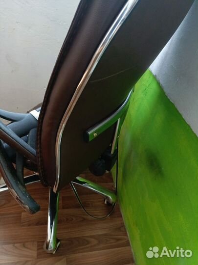 Компьютерное кресло руководителя